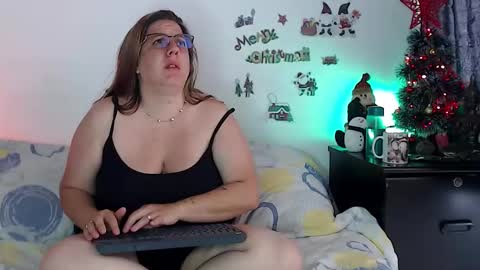 Snapshot of katiee_jones_ chatting on November 5, 2025, 3:34 pm Katherine online show from November 5, 2025, 3:34 pm