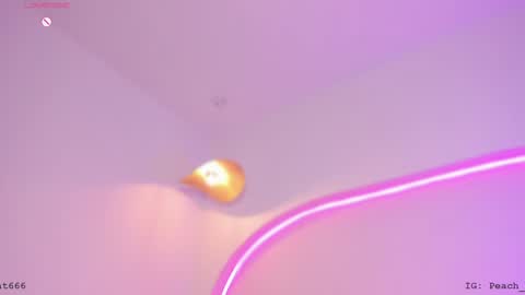 Snapshot of katiepeach_ chatting on December 30, 2024, 12:52 pm Katy IGPeach kat666 online show from December 30, 2024, 12:52 pm