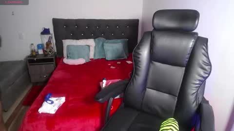 Snapshot of katik_11sexhot chatting on October 19, 2025, 1:39 am Daniela online show from October 19, 2025, 1:39 am