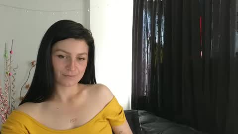 Snapshot of katlopez19 chatting on February 18, 2025, 4:37 pm katalina online show from February 18, 2025, 4:37 pm