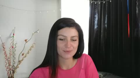 Snapshot of katlopez19 chatting on February 19, 2025, 6:10 pm katalina online show from February 19, 2025, 6:10 pm