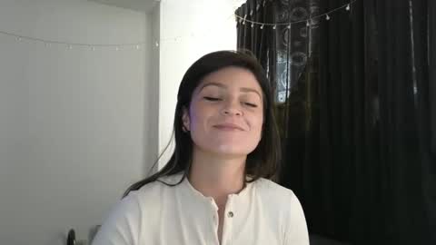 Snapshot of katlopez19 chatting on March 12, 2025, 5:49 pm katalina online show from March 12, 2025, 5:49 pm