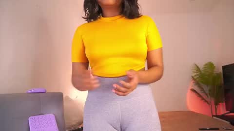 Snapshot of katnees_correa chatting on November 28, 2025, 7:00 am Follow me on instagram and twitter as correaktnees online show from November 28, 2025, 7:00 am