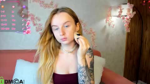 Snapshot of katrina_bail chatting on September 13, 2025, 12:43 am Katrina Bail online show from September 13, 2025, 12:43 am