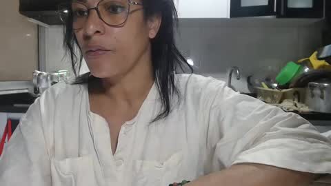 KattleyaGrey online show from September 10, 2025, 1:11 pm