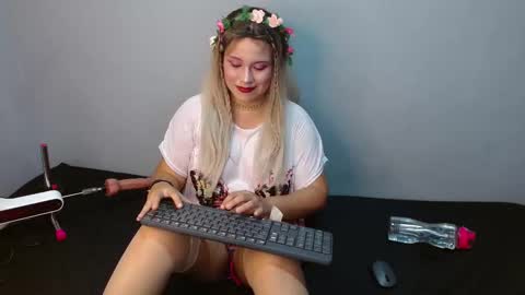 Katty Loveless online show from October 12, 2025, 5:50 am