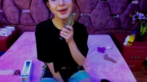 Snapshot of kattyqueenn chatting on October 18, 2025, 12:39 pm katty online show from October 18, 2025, 12:39 pm