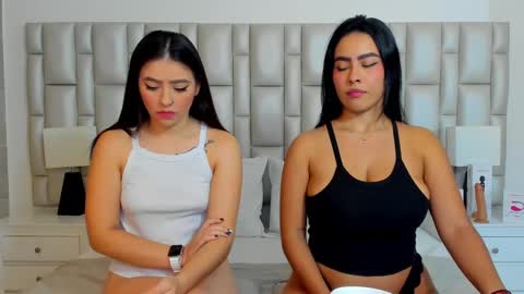 Snapshot of katy_and_paola chatting on March 5, 2025, 7:49 pm katy blonde girl and paola big boobs online show from March 5, 2025, 7:49 pm