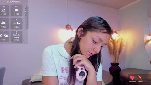 Snapshot of katy_sweet19 chatting on January 10, 2025, 10:25 pm Katy online show from January 10, 2025, 10:25 pm