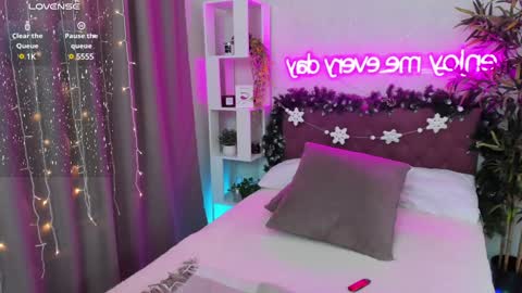 Snapshot of katyaneilson chatting on January 5, 2025, 5:09 am Kate online show from January 5, 2025, 5:09 am