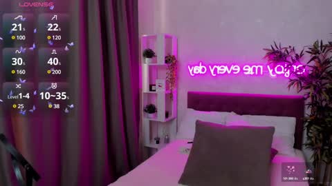 Snapshot of katyaneilson chatting on February 19, 2025, 10:01 am Kate online show from February 19, 2025, 10:01 am