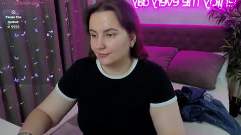 Snapshot of katyaneilson chatting on September 17, 2025, 3:08 am Kate online show from September 17, 2025, 3:08 am