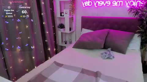 Snapshot of katyaneilson chatting on October 29, 2025, 5:53 am Kate online show from October 29, 2025, 5:53 am