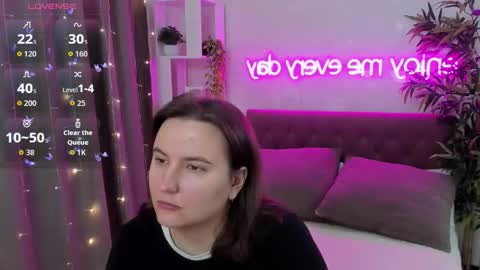 Snapshot of katyaneilson chatting on November 5, 2025, 6:35 am Kate online show from November 5, 2025, 6:35 am