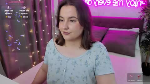 Snapshot of katyaneilson chatting on December 4, 2025, 6:44 am Kate online show from December 4, 2025, 6:44 am