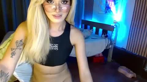 Snapshot of katykiat chatting on December 20, 2024, 1:36 am katykiat online show from December 20, 2024, 1:36 am