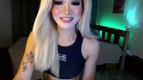 Snapshot of katykiat chatting on February 16, 2025, 2:10 pm katykiat online show from February 16, 2025, 2:10 pm