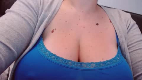 Katy online show from October 30, 2025, 6:37 am