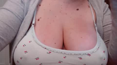 Katy online show from November 7, 2025, 2:11 am