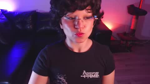 Snapshot of katyxxx_043 chatting on December 4, 2025, 3:05 am katyxxx_043 online show from December 4, 2025, 3:05 am