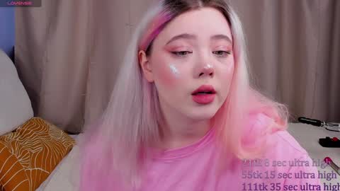 Snapshot of kawaii_yuki chatting on January 25, 2025, 8:42 am Yuki  online show from January 25, 2025, 8:42 am