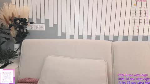 Yuki  online show from November 23, 2025, 5:29 am