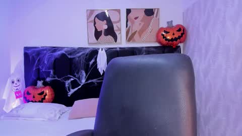 Kayla  online show from October 31, 2025, 11:22 am