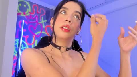 Snapshot of kayle______ chatting on February 5, 2025, 8:14 pm INSTAjohedija online show from February 5, 2025, 8:14 pm