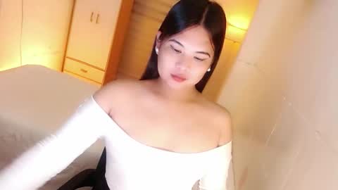 Snapshot of kayleepinay chatting on October 24, 2025, 5:42 pm Y O U R F U T U R E K A Y L E E online show from October 24, 2025, 5:42 pm