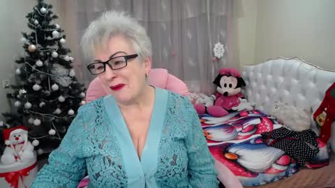 kaylesmoll online show from January 4, 2025, 7:13 pm