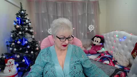 kaylesmoll online show from January 12, 2025, 5:45 am