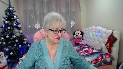 kaylesmoll online show from January 15, 2025, 7:23 pm