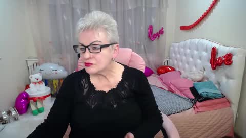 kaylesmoll online show from March 8, 2025, 7:09 pm