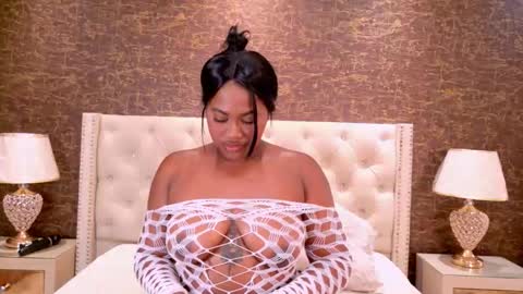  KAYLIE  online show from November 4, 2025, 11:26 pm