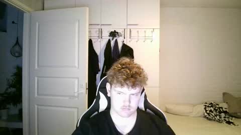 Aatu online show from December 2, 2025, 8:30 am