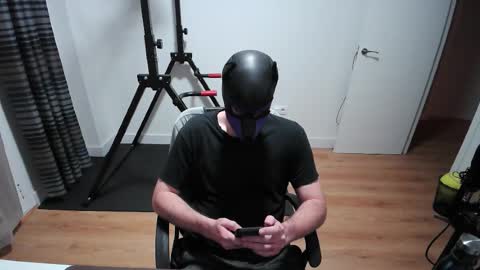 Snapshot of kaywolf89 chatting on November 2, 2025, 7:05 pm Neon online show from November 2, 2025, 7:05 pm