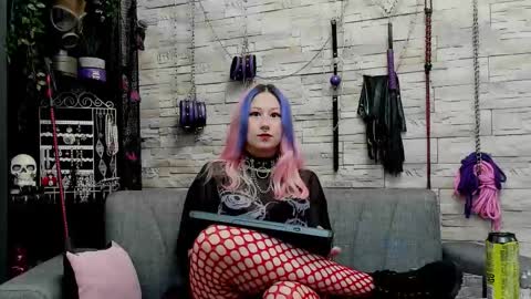 Miss Kazia online show from November 9, 2025, 3:32 pm