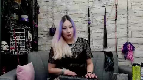 Miss Kazia online show from December 4, 2025, 1:04 am