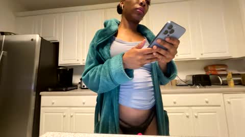 Snapshot of keephimcum69me chatting on February 12, 2025, 8:49 am Keephimcum69me online show from February 12, 2025, 8:49 am