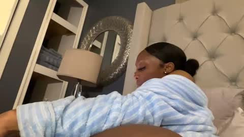 Snapshot of keephimcum69me chatting on October 21, 2025, 1:17 am Keephimcum69me online show from October 21, 2025, 1:17 am