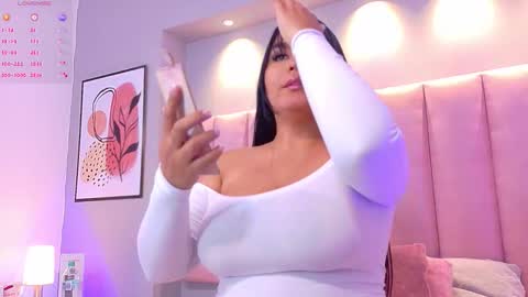 Keily Ross online show from November 15, 2025, 9:32 pm