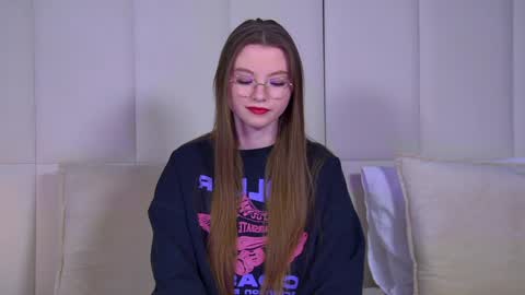 Snapshot of keiraace chatting on February 5, 2025, 6:37 pm Keira online show from February 5, 2025, 6:37 pm