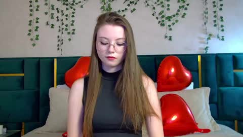 Snapshot of keiraace chatting on February 15, 2025, 1:05 pm Keira online show from February 15, 2025, 1:05 pm