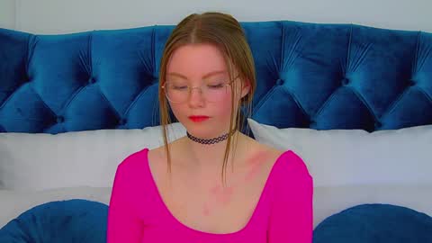 Snapshot of keiraace chatting on February 28, 2025, 6:09 pm Keira online show from February 28, 2025, 6:09 pm