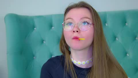 Snapshot of keiraace chatting on March 2, 2025, 3:24 am Keira online show from March 2, 2025, 3:24 am