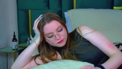 Snapshot of keiraace chatting on March 12, 2025, 3:46 am Keira online show from March 12, 2025, 3:46 am