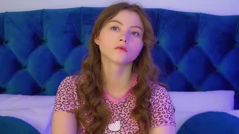 Snapshot of keiraace chatting on September 26, 2025, 6:12 pm Keira online show from September 26, 2025, 6:12 pm