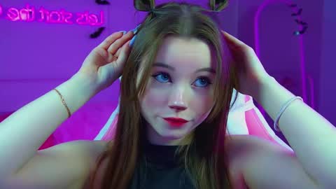 Snapshot of keiraace chatting on October 23, 2025, 6:28 pm Keira online show from October 23, 2025, 6:28 pm