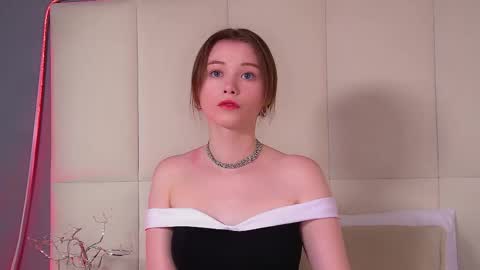 Snapshot of keiraace chatting on November 7, 2025, 6:30 pm Keira online show from November 7, 2025, 6:30 pm