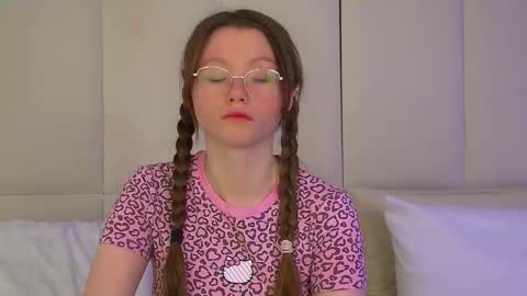 Snapshot of keiraace chatting on November 26, 2025, 6:09 pm Keira online show from November 26, 2025, 6:09 pm